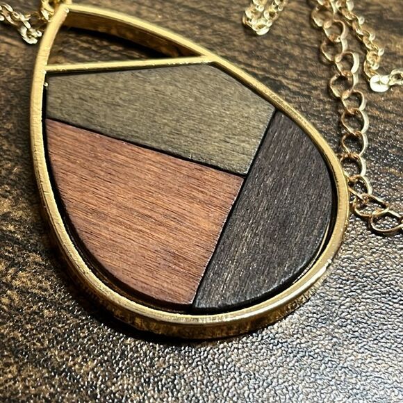 Teardrop Shaped Pendant Necklace fall vibes autumn colors harvest theme - Picture 7 of 10